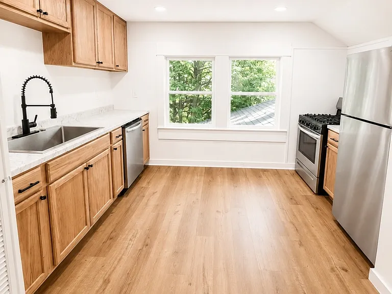 166 Kenan St #C — Photo 6