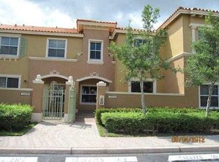 10592 SW 6th St, Pembroke Pines, FL 33025