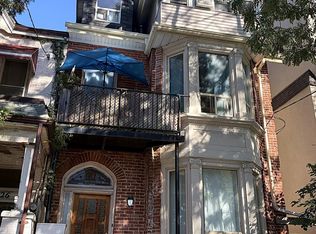 124 Baldwin St, Toronto, ON M5T1L6