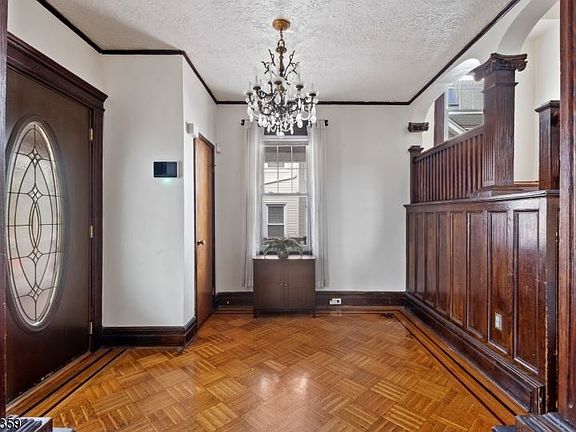 3rd image of 50 Boyden St