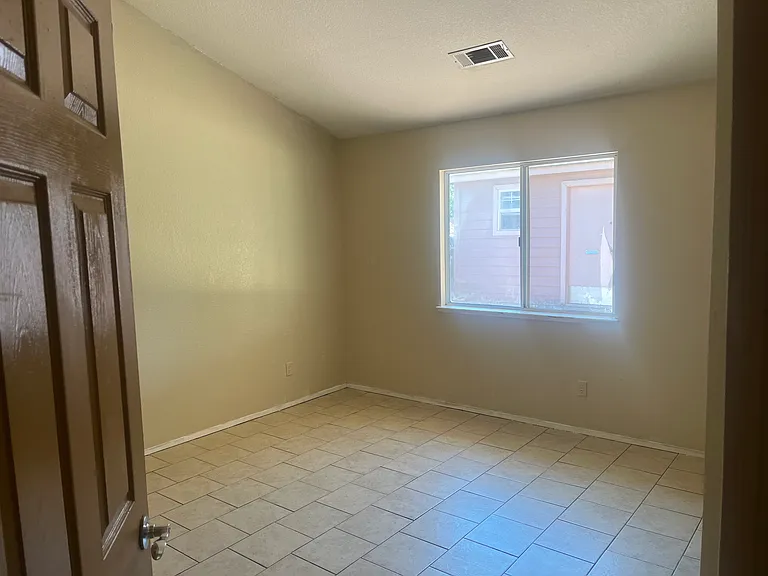111 Mandarin Ave #1 — Photo 8