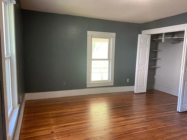 1301 Halsey Ave NE — Photo 5