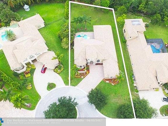 5th image of 6424 NW 93rd Dr
