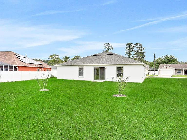 11 Weber Ln — Photo 2