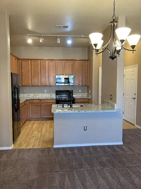 3 bed, 1406 sqft, $2,400 — Photo 4