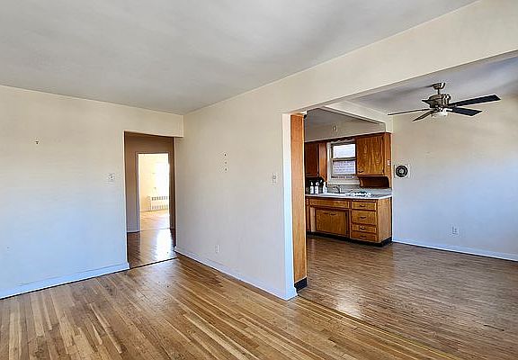 2nd image of 27-20 Newtown Ave #3