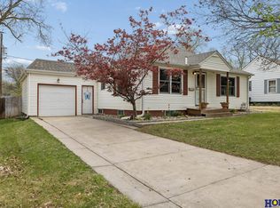 410 S 38th St, Lincoln, NE 68510