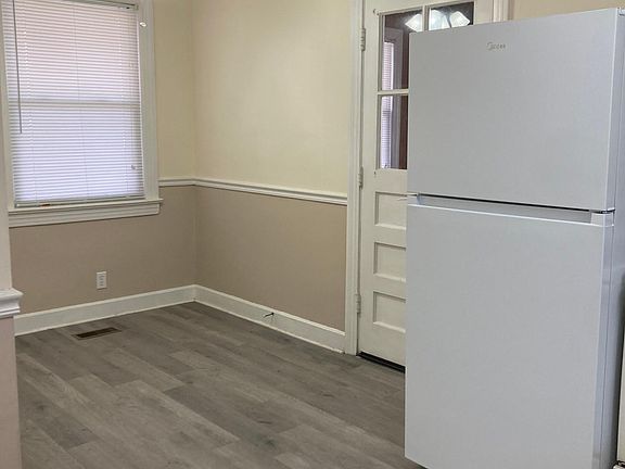 4th image of 216 Cottage Ln