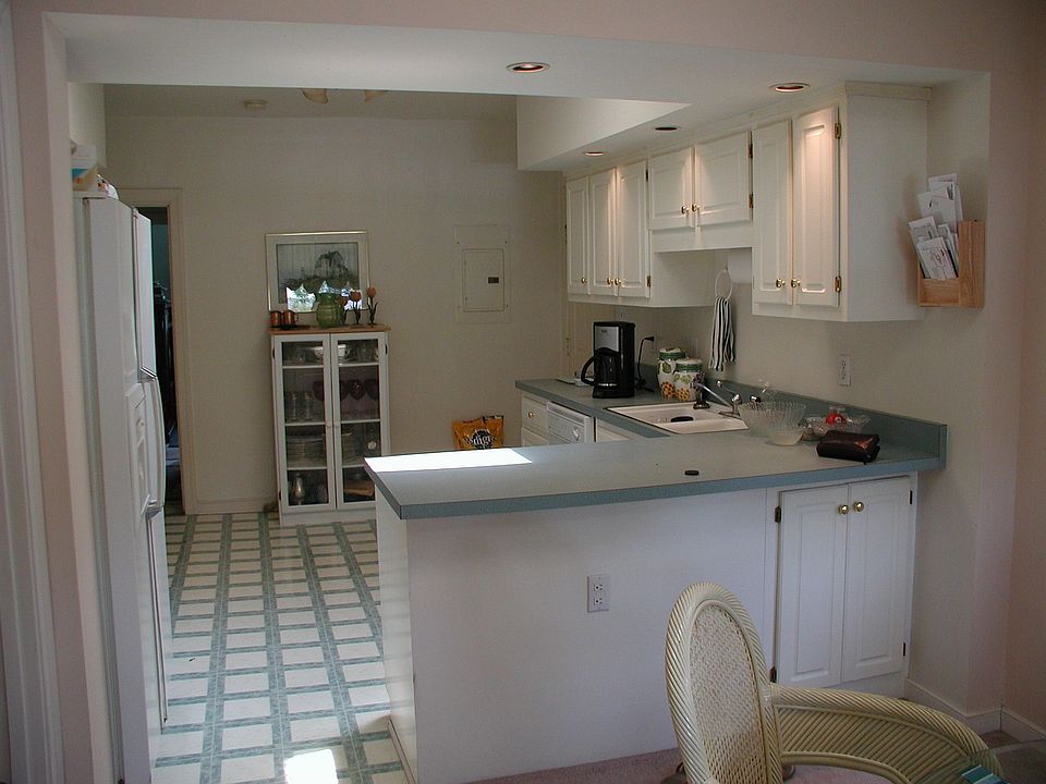 Kitchen (from Dining Area)