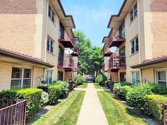 3rd image of 5509 W Higgins Ave Rear 1C