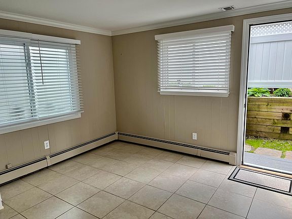 4th image of 92 Soper Ave