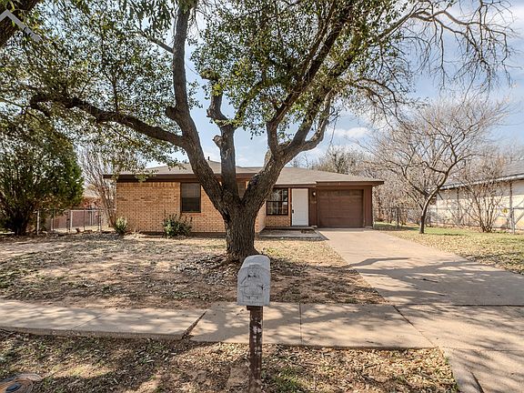 3rd image of 1632 Grandview W