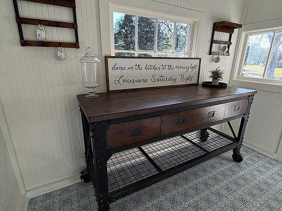 4th image of 19565 Liberty Rd