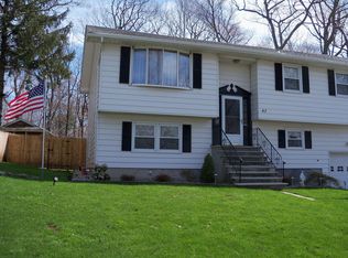 47 Oklahoma Trl, Hopatcong, NJ 07843