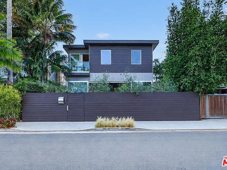 2425 Clement Ave — Photo 54