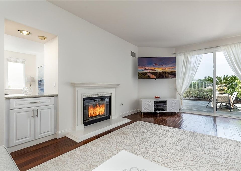 2nd image of 2946 Doreet Way