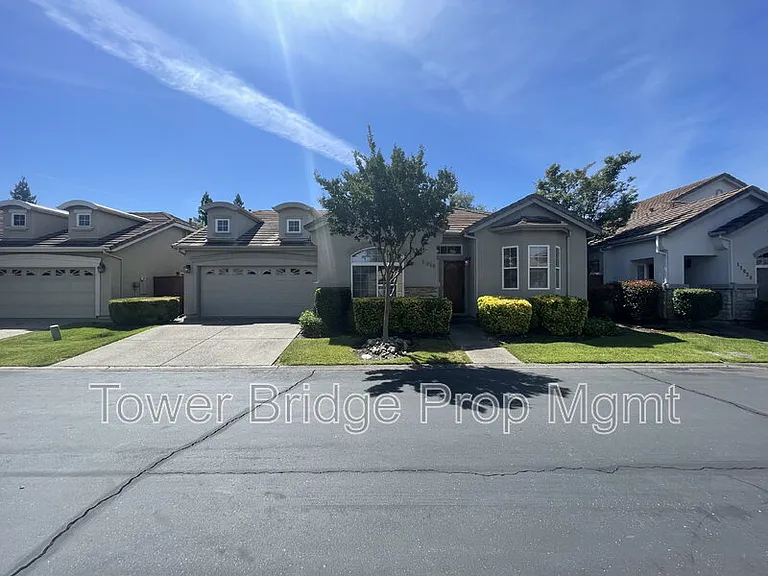 12040 Gold Pointe Ln — Photo 34