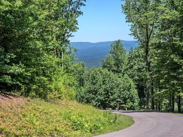 219 Stone Cliff Dr, Jasper, GA 30143