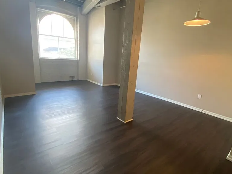 1115 Harney St — Photo 11