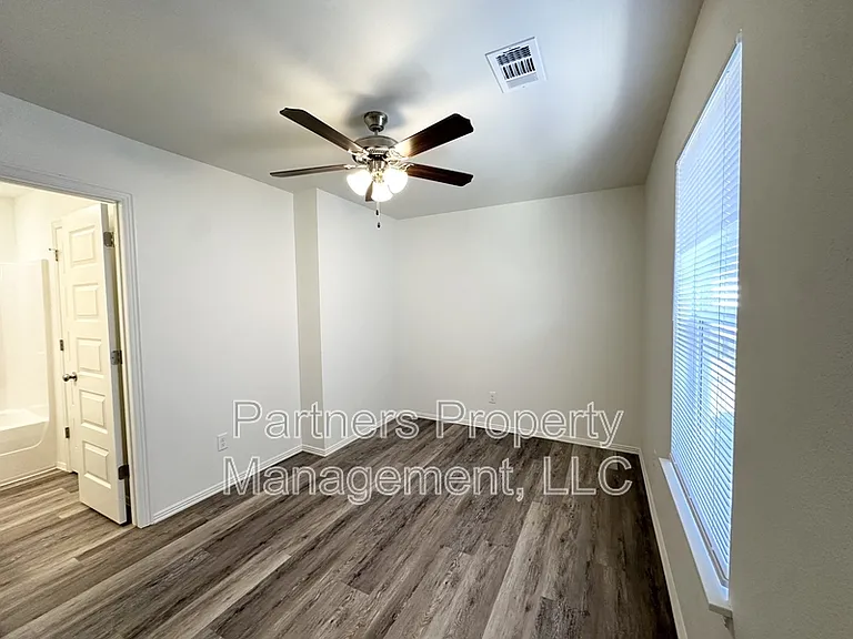 821 S Benchmark Ln #2 — Photo 9