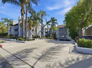 7640 Oso Ave APT 318, Winnetka, CA
