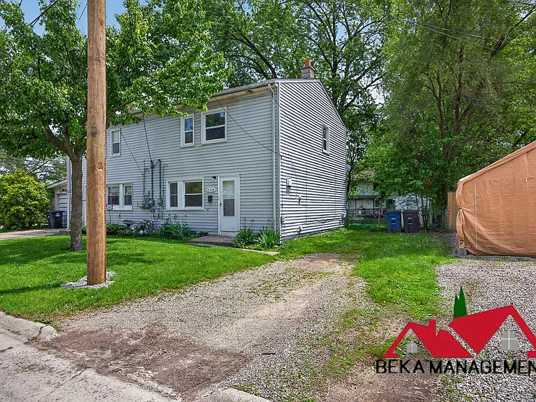 2264 Delton Ct — Photo 2
