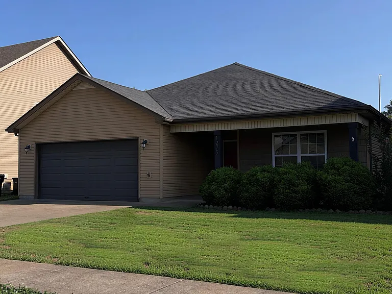 1275 Eagles View Dr — Photo 1