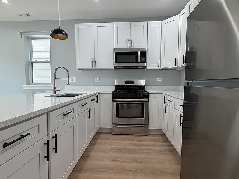 2416 W Gladys Ave #1 — Photo 2