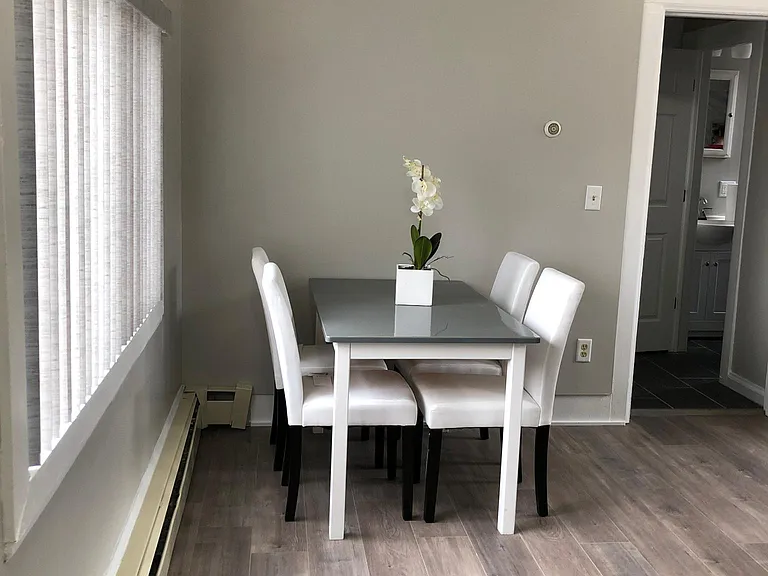 312 E Seneca St #3 — Photo 4