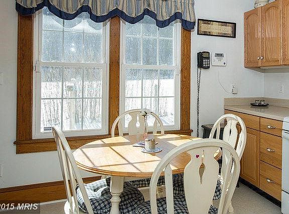 Eat-In Area