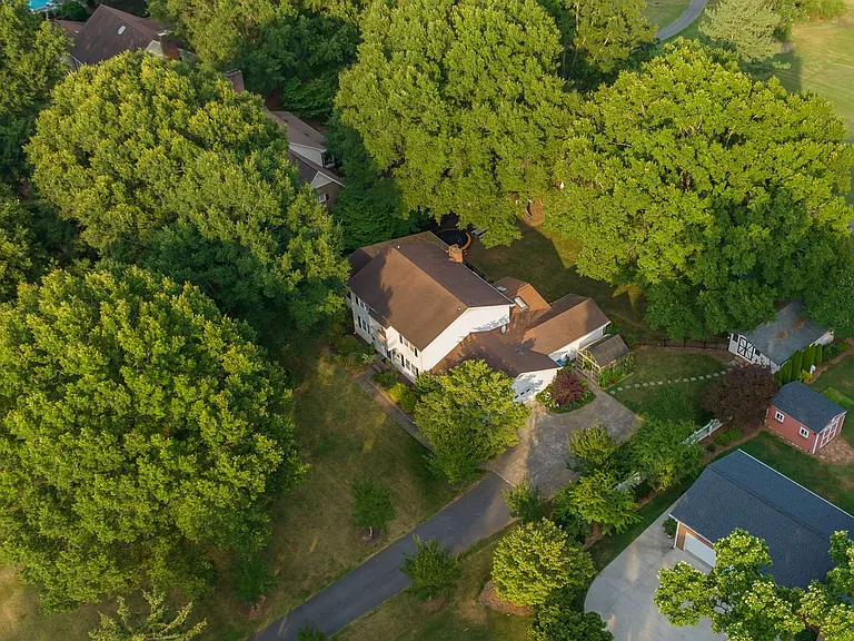 223 Ivy Cir — Photo 70