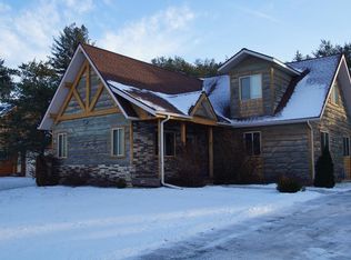216 Berry Ln, Wisconsin Dells, WI 53965