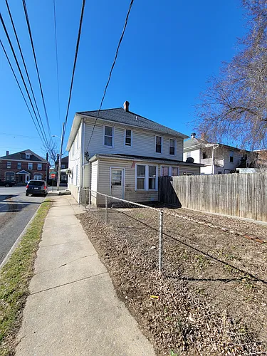 840 W Washington St Photo 1