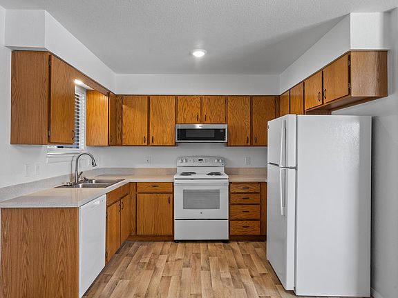 4th image of 205 N Park Ave