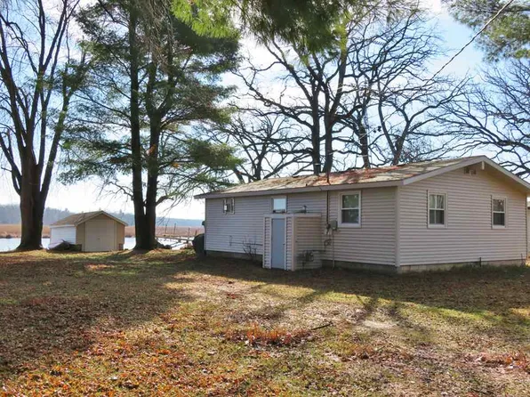 W5682 N Island Dr, Endeavor, WI 53930