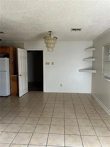 3 bed, 1400 sqft, $1,800 — Photo 4