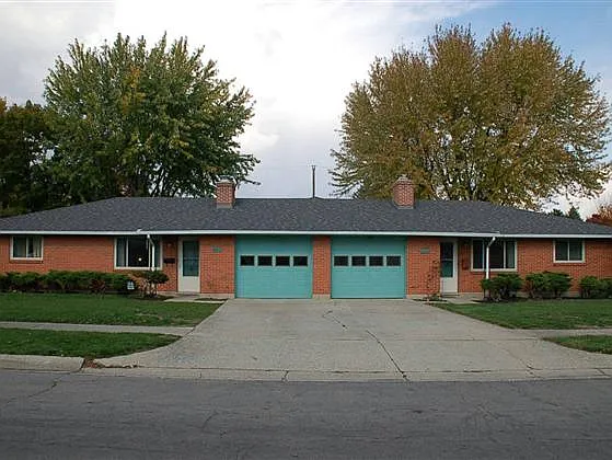 413 Heather St photo 1