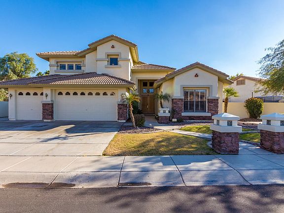 3rd image of 1541 E Indigo Dr