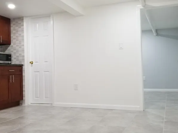 (undisclosed Address), Whitestone, NY 11357