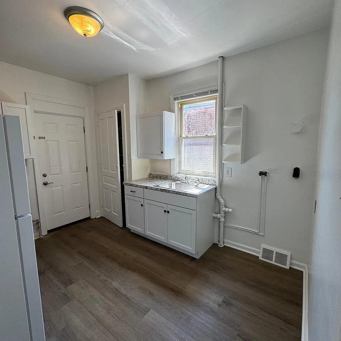 3 bed, 1752 sqft, $1,250 — Photo 1