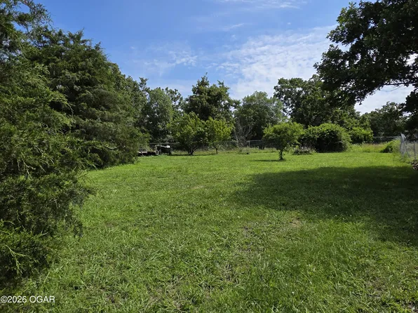 16686 Spruce Dr, Neosho, MO 64850