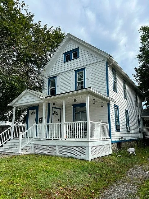 2 bed, 1.0 bath, 750 sqft, $1,350 — Photo 2