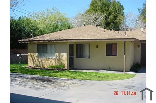 516 E Lancaster Blvd #B Photo 1