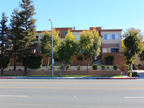 3rd image of 7700 Topanga Canyon Blvd