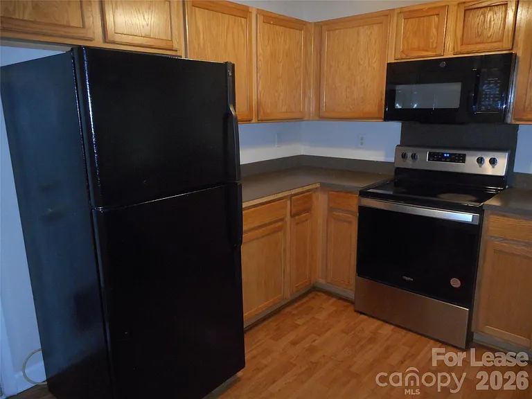 8037 Shiny Meadow Ln — Photo 5