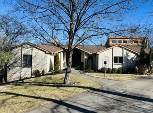 6195 Squirrelwoods Ln, Cincinnati, OH 45247