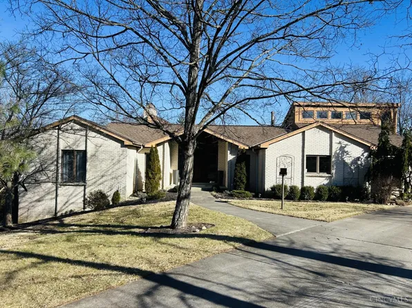 6195 Squirrelwoods Ln, Cincinnati, OH 45247