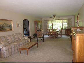 5th image of 23 Phinn Ave