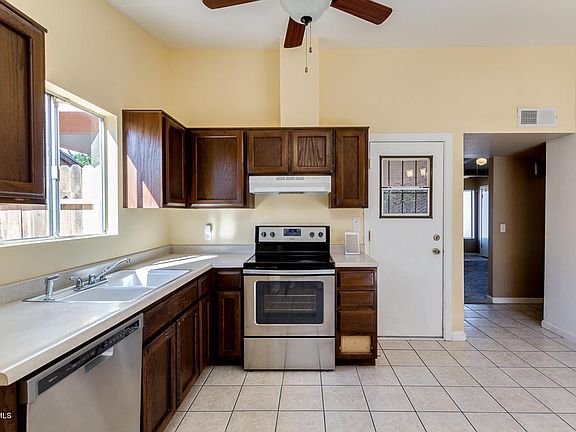 2nd image of 505 E Sequoia Dr