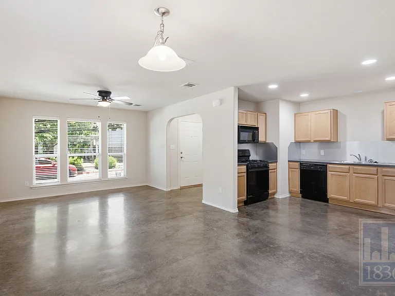 4508 Felicity Ln — Photo 6